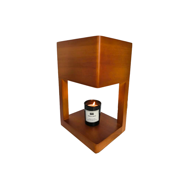 Kaarswarmerlamp met eenvoudig geometrisch frame - Rustige hoek